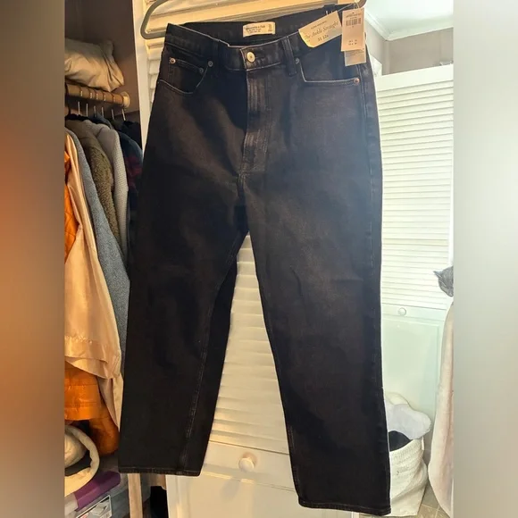 Women’s Black Jeans NWT - Picture 2 of 4
